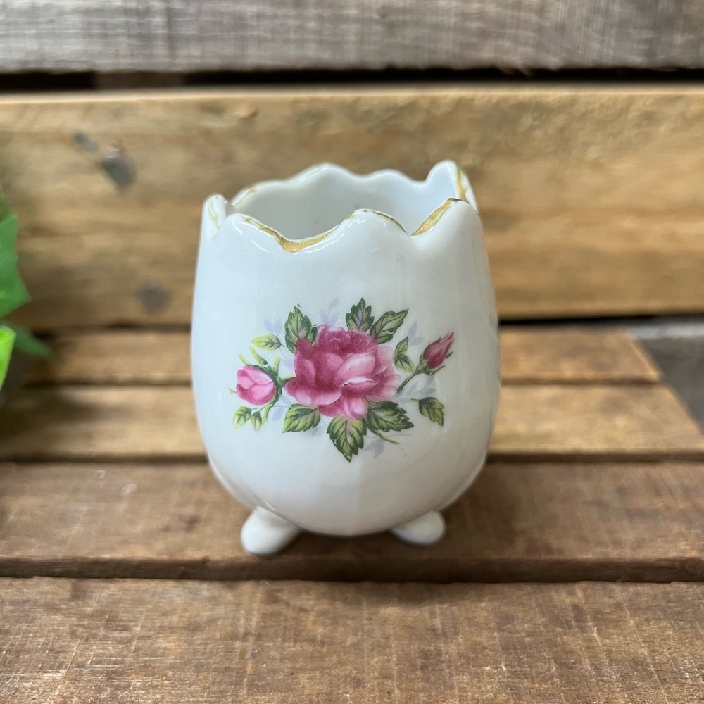 Vintage Footed Porcelain Cracked Egg Style Floral Vase